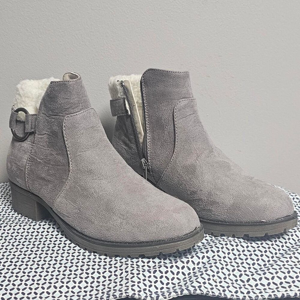 No-brand Women's Grey Boots